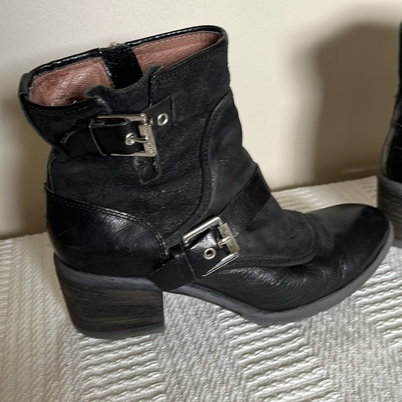 Donald J. Pliner leather ankle boots - Picture 8 of 16